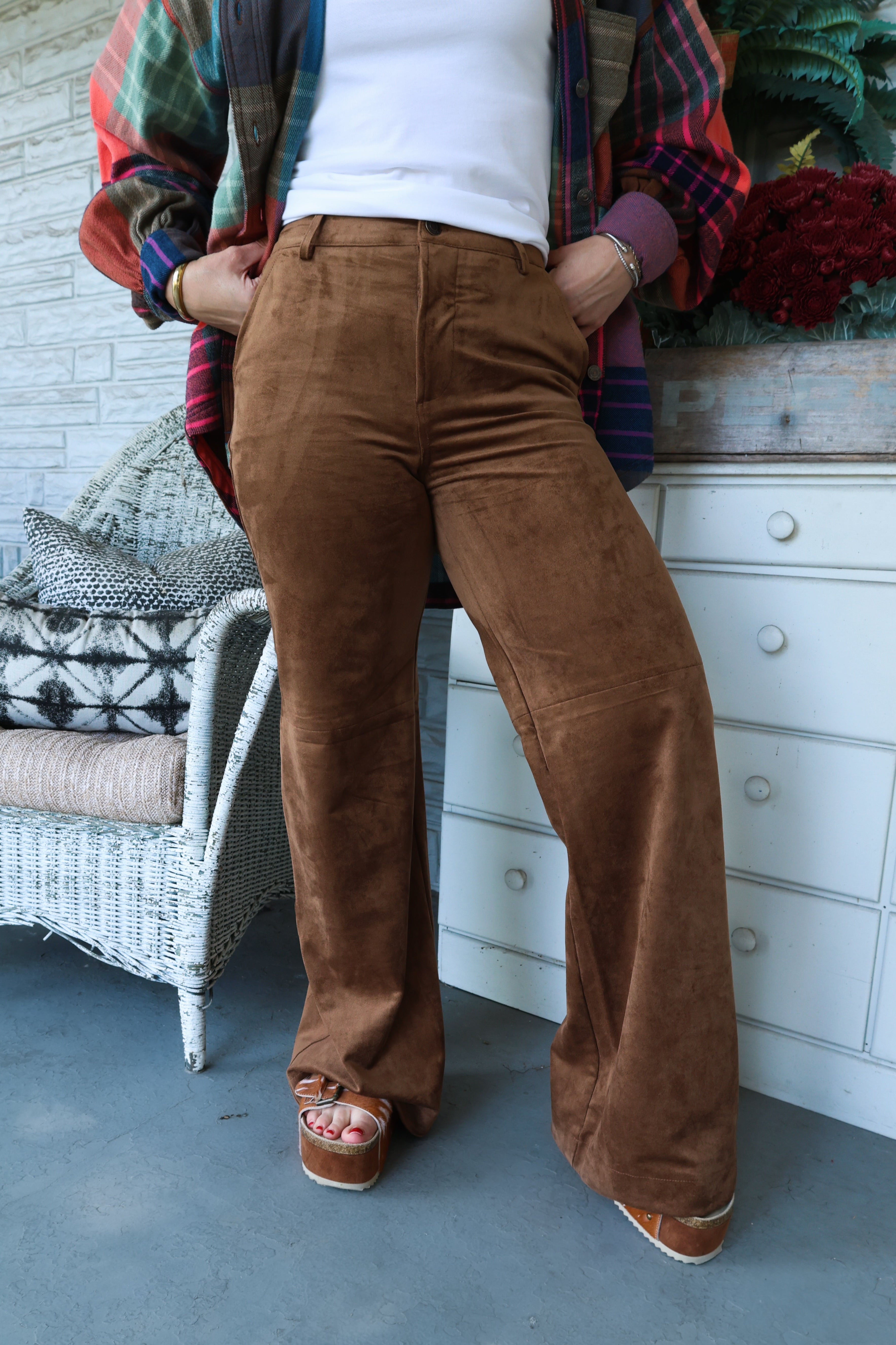 Cecile mid rise wide leg jeans for women in warm Saddle Suede wash