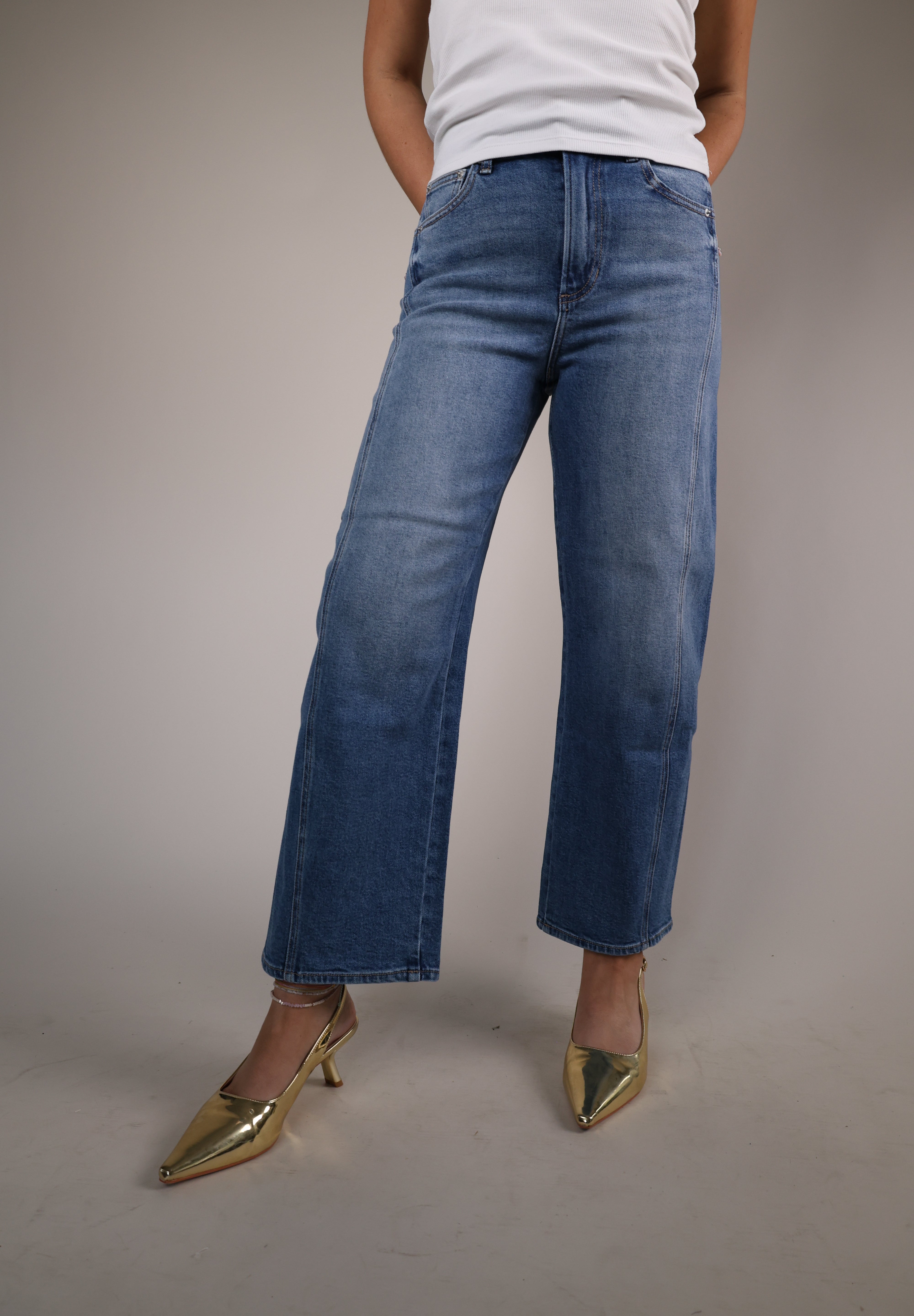 Luna high rise bowed crop jeans Shear Boutique spring 2026 women’s curved leg denim cropped fit