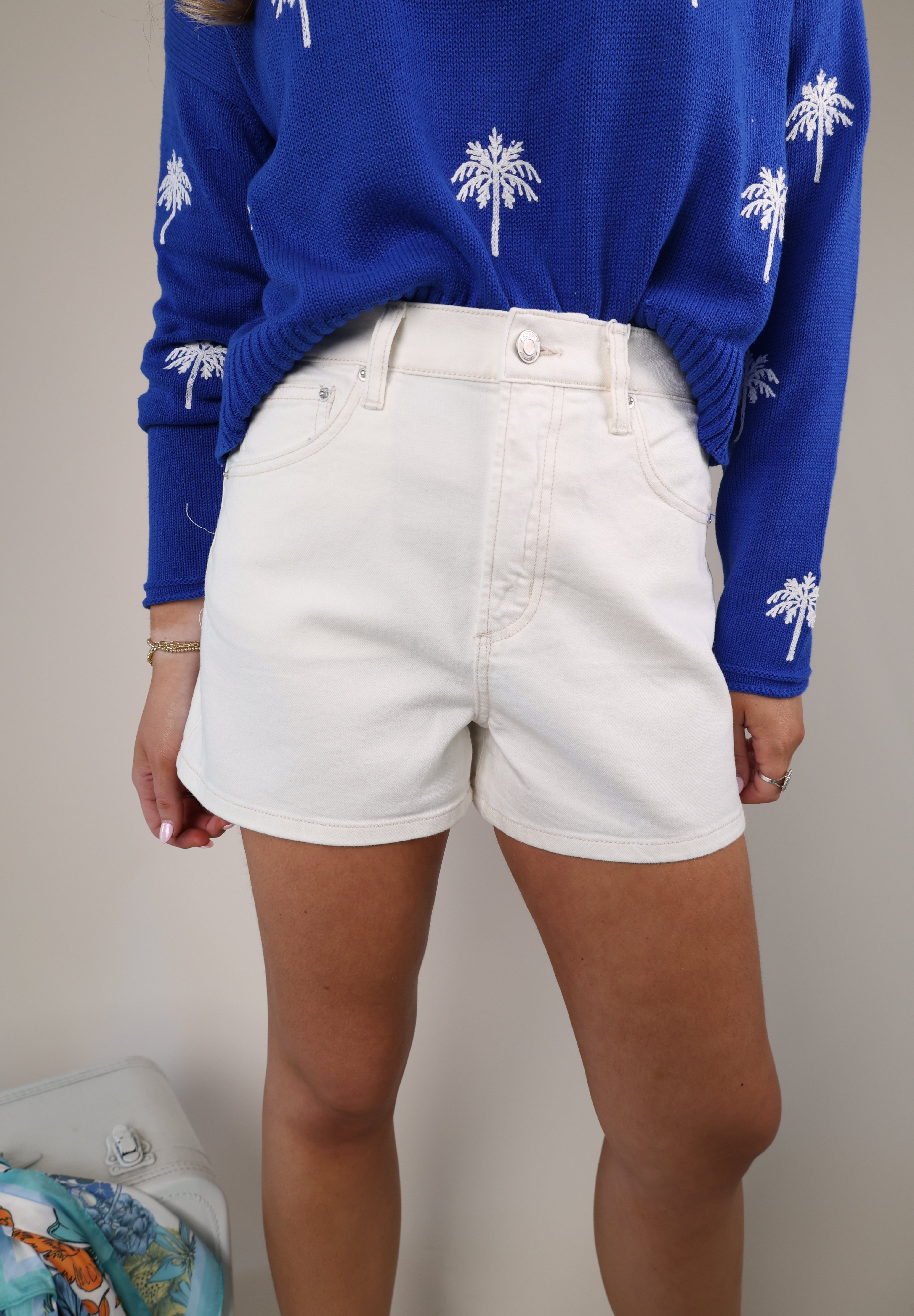 Casual Z Supply Camilla A-line shorts in cream with a high waist and structured denim fabric.