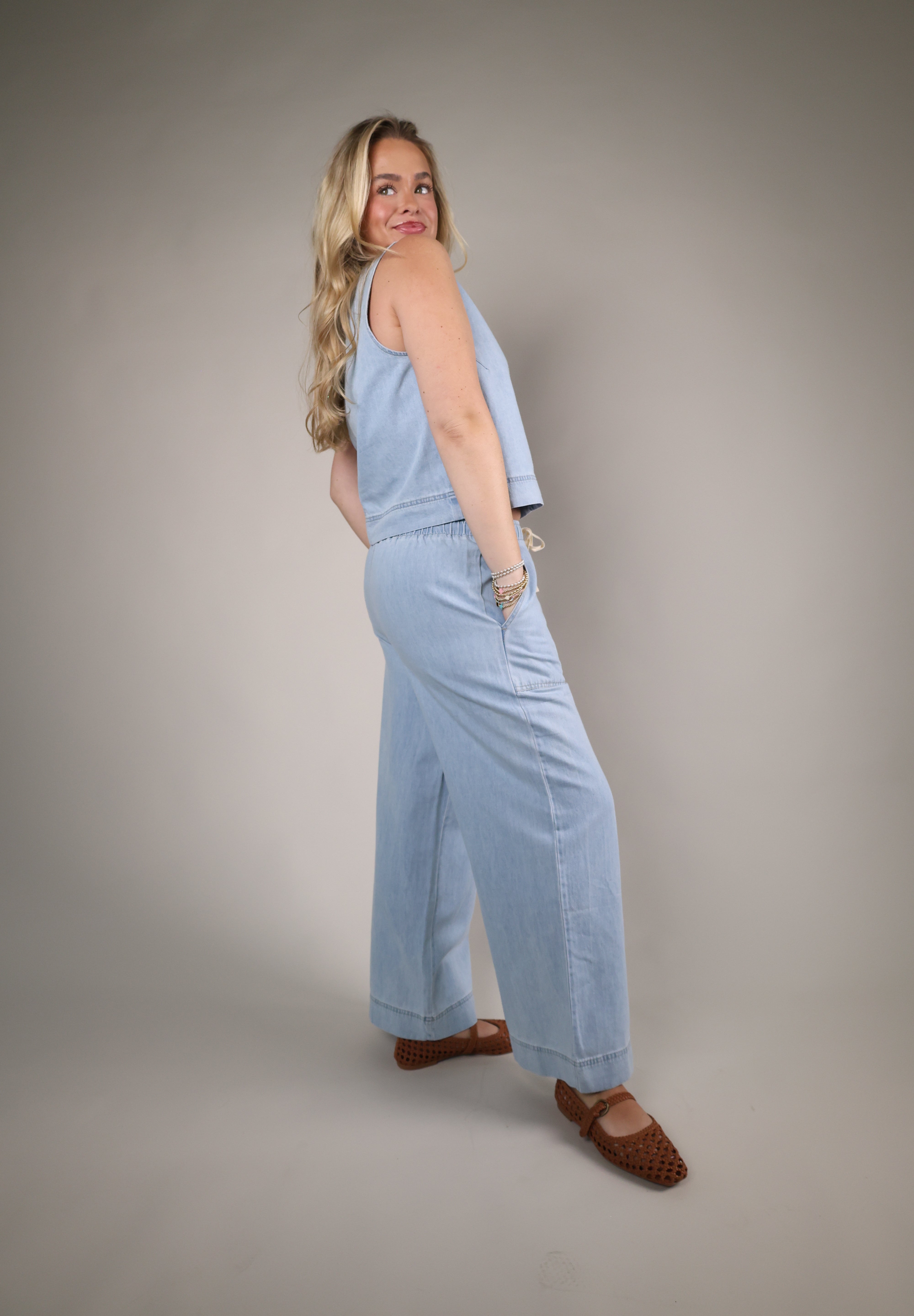 relaxed fit straight leg denim pants utility style women jeans