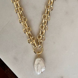 Ovo Pearl Chain Link Necklace