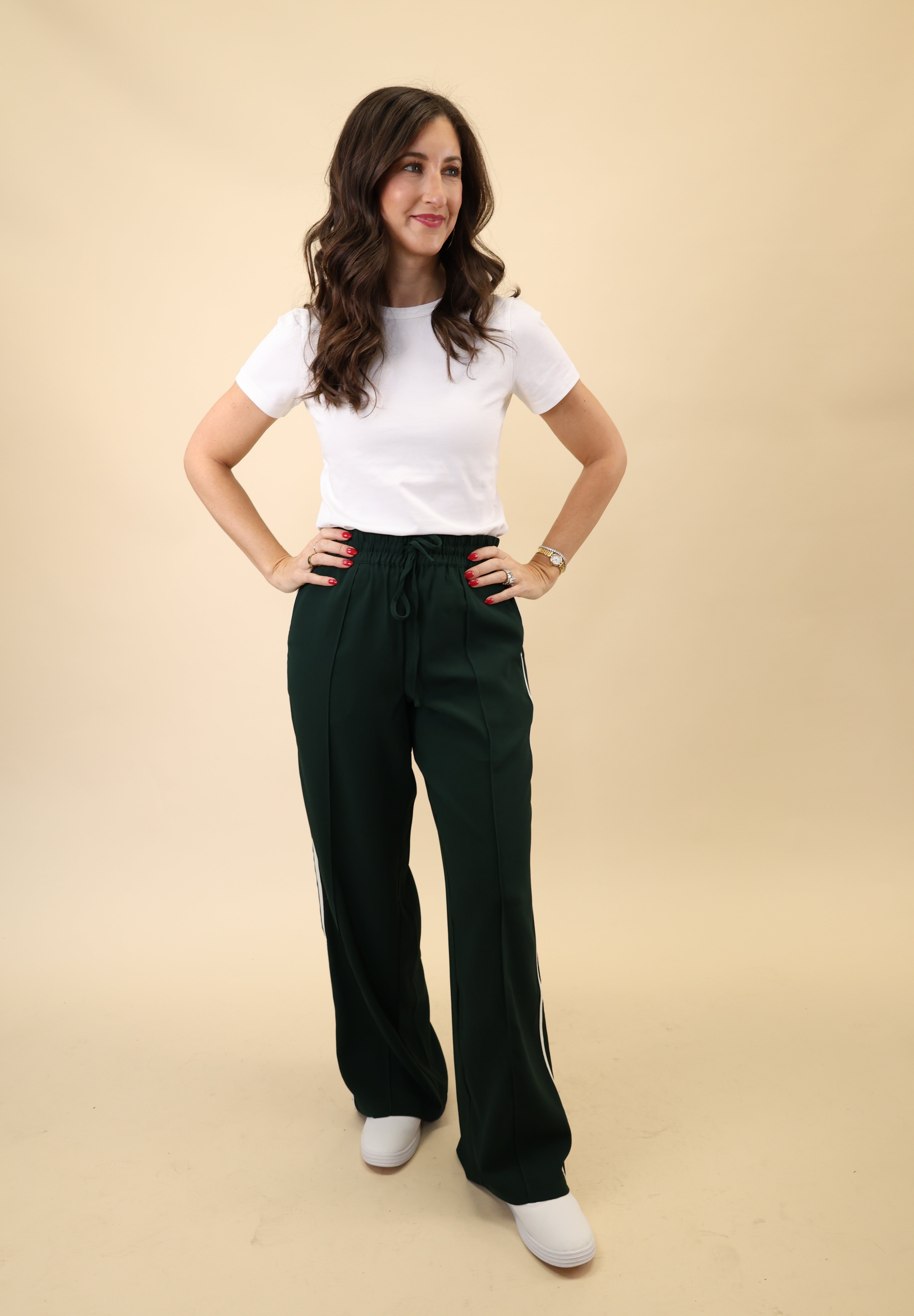 Simple white Pistola Alba short-sleeve tee hitting at the waist for an easy everyday fit.