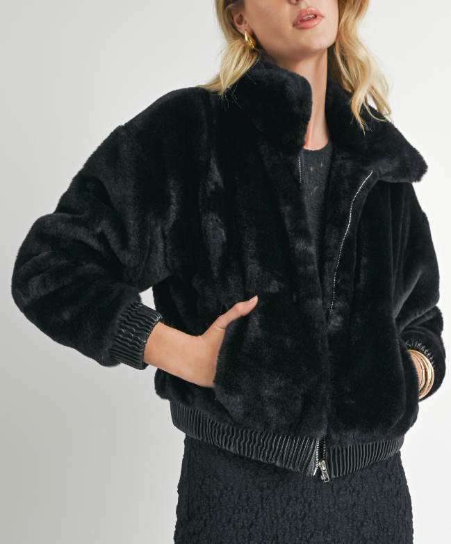 Sage the Label Daring jacket in black faux fur with a luxurious feel.