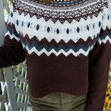 Brown grey women’s sweater with long sleeves and a relaxed versatile fit
