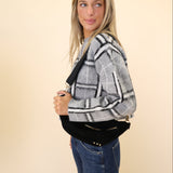 Casual women’s mock-neck grey plaid sweater, long sleeves, DeLuc Jacob.