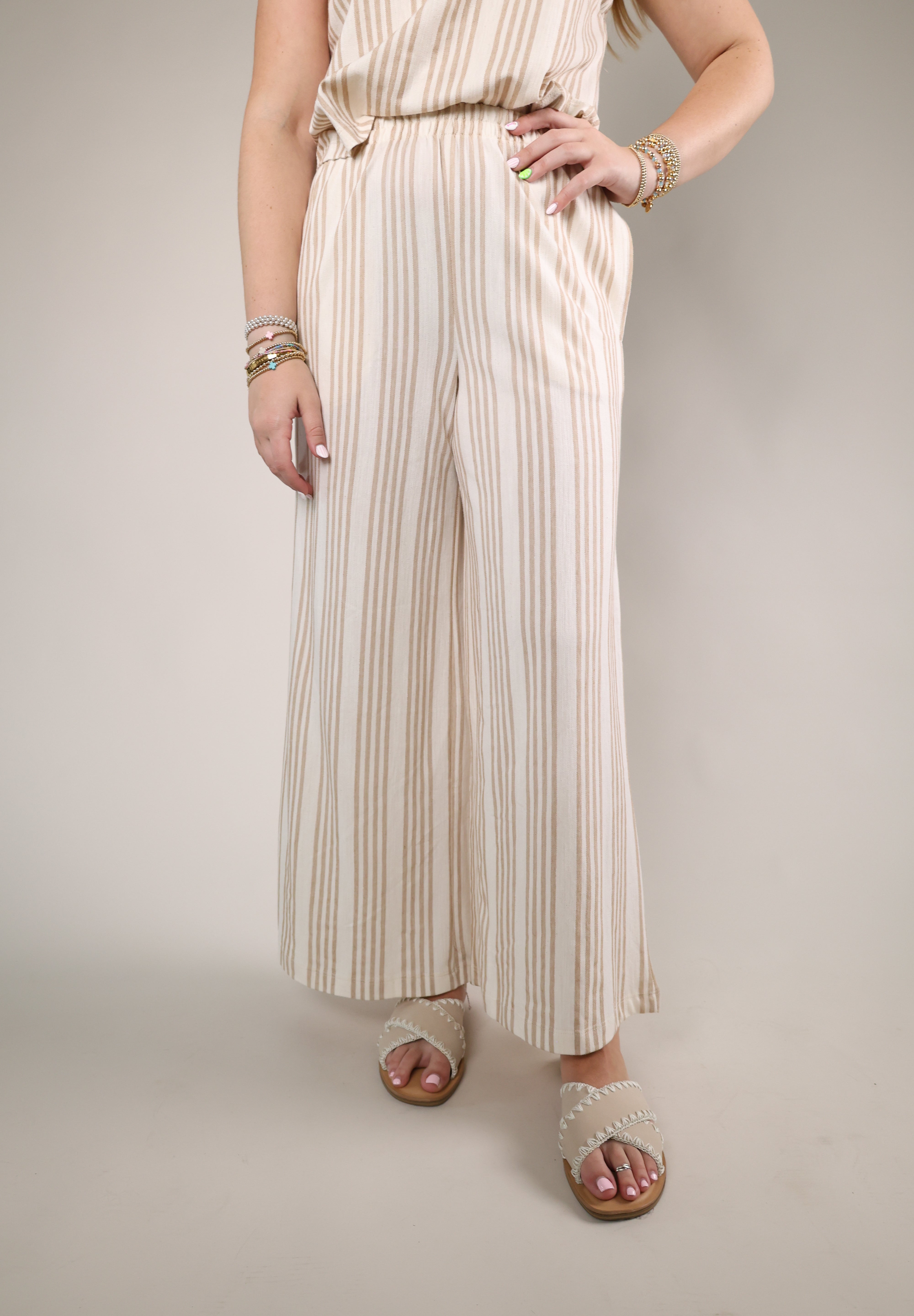 White striped knit pants wide leg pull-on waistband soft comfortable pants