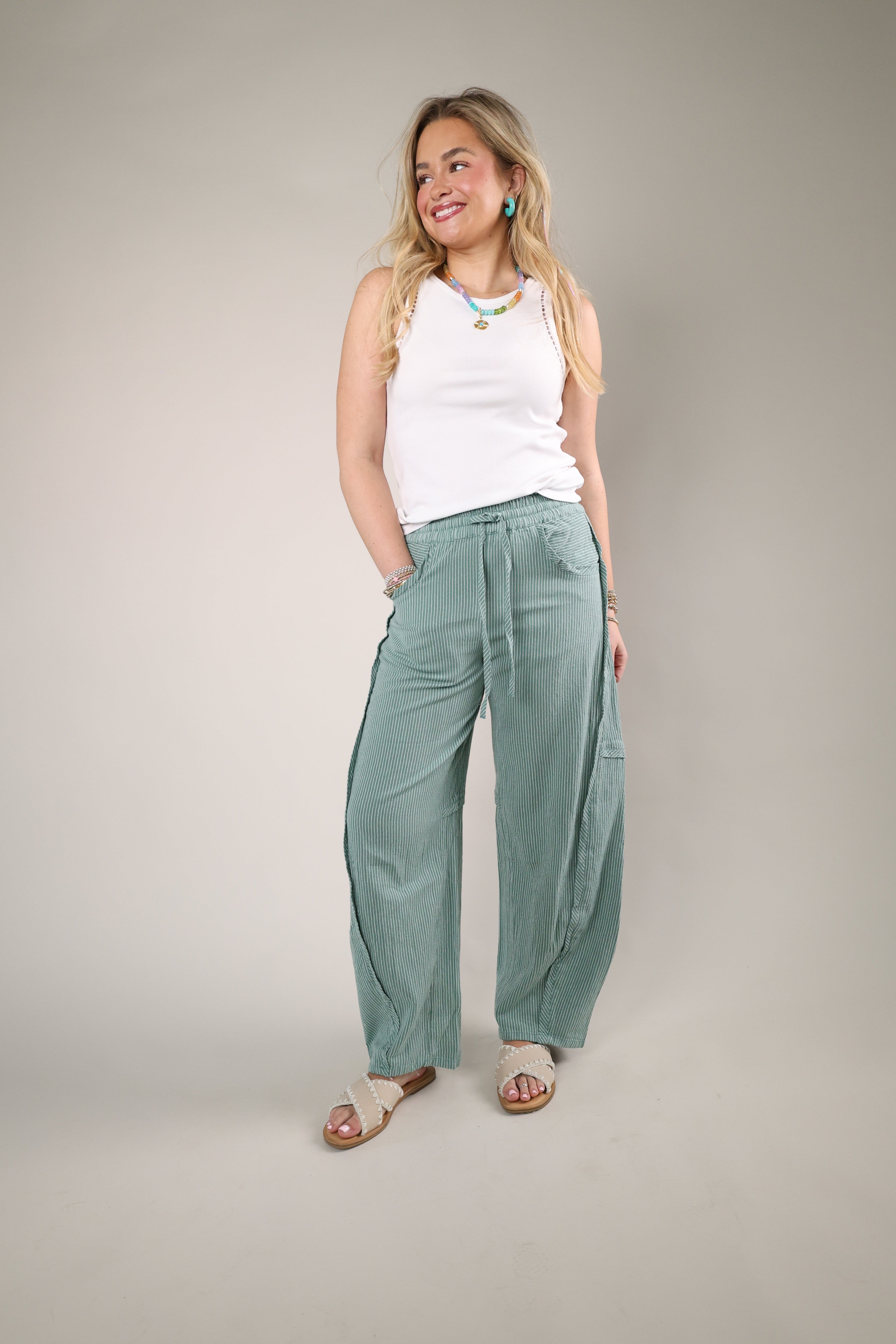 Women’s blue striped pull-on pants barrel leg relaxed fit cotton with pockets